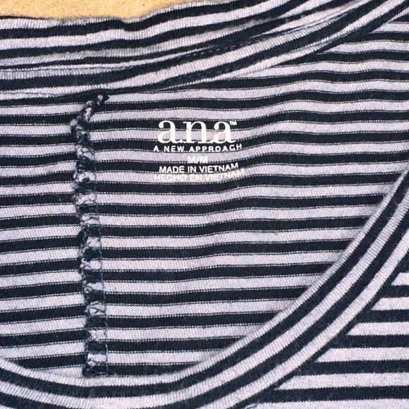 a.n.a. Striped Ombre Tee, Medium - Picture 4 of 4